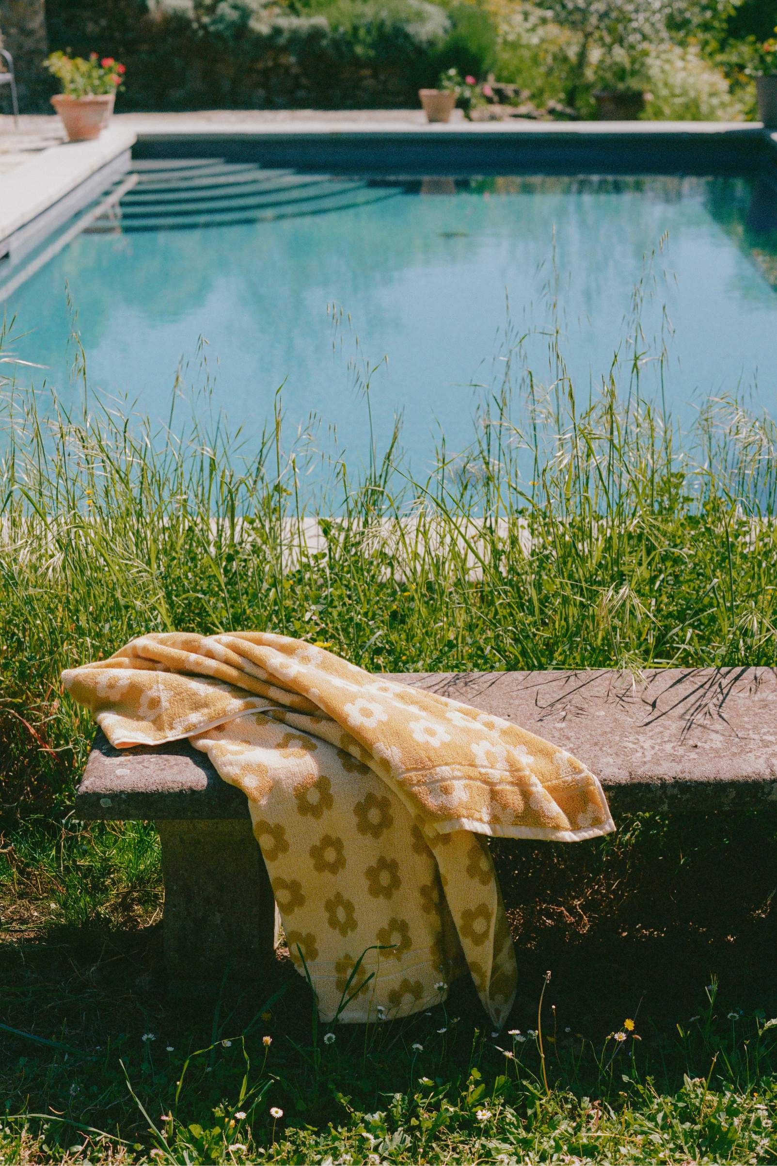 Daisy Beach Towel | Sunshine Daisy - Image 3